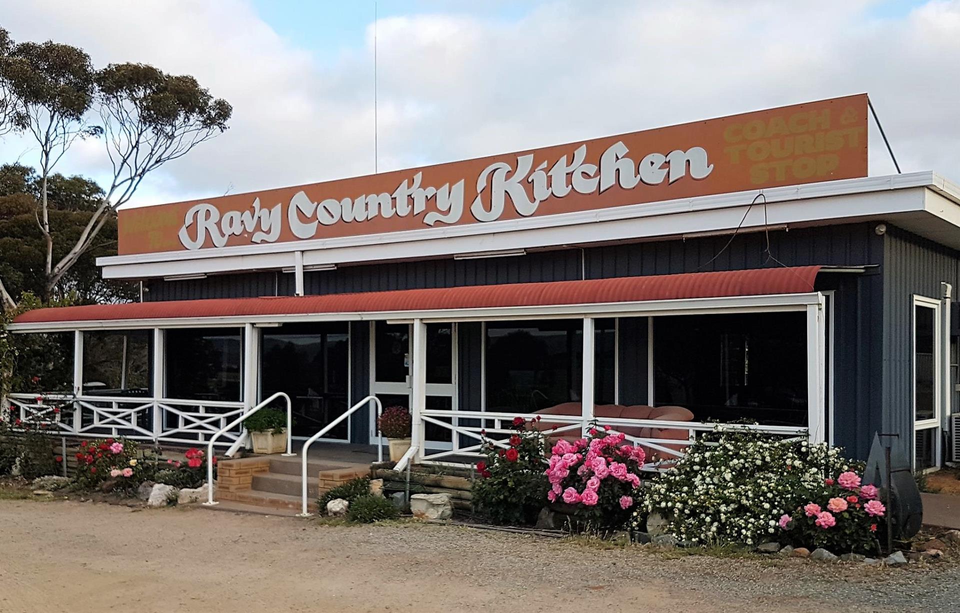 Ravy Country Kitchen